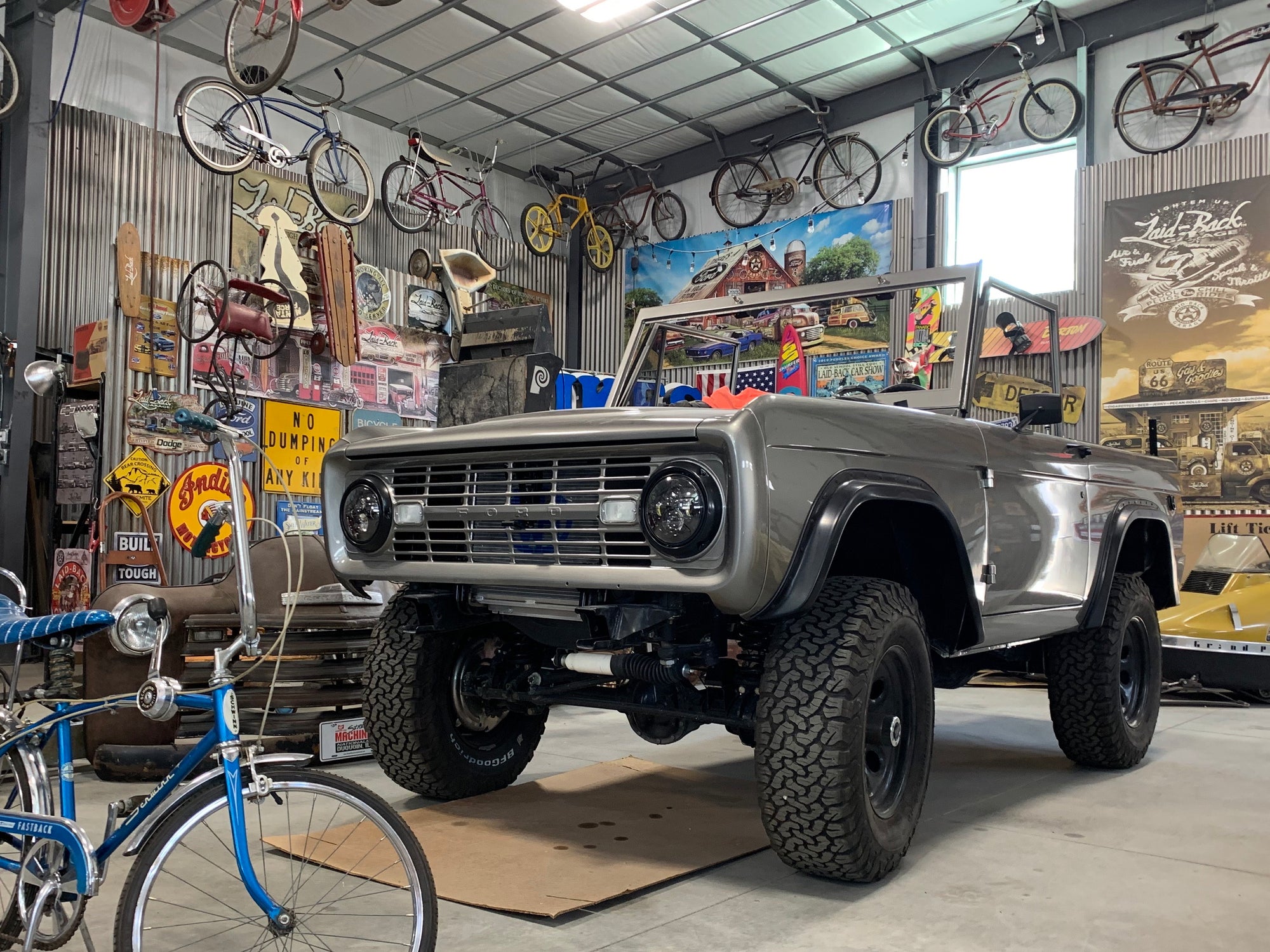 Ford Bronco Mall Crawler